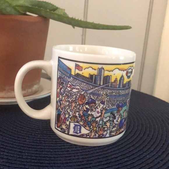 🎄 Like new!  Never used! 🎄Detroit Tigers MLB Cartoon Mug Collectors - Picture 4 of 6